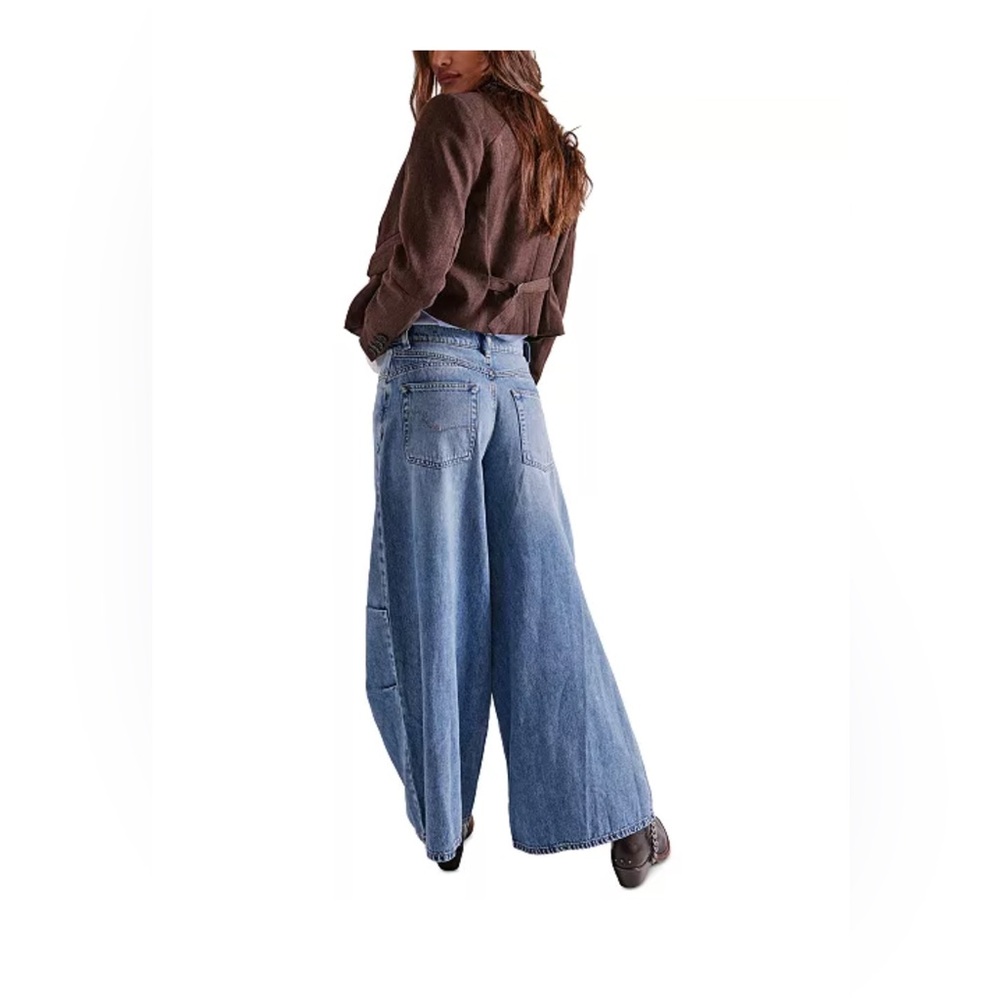 NWT Free People Westward Demi High-Rise barrel Jeans. - Picture 2 of 6